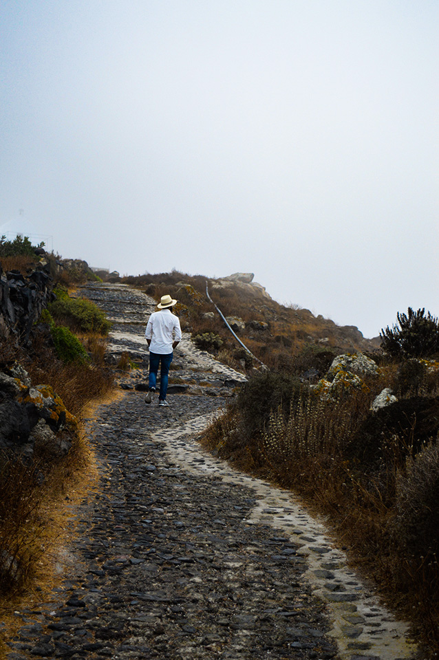 Morning walk from Oia to Fira, Santorini